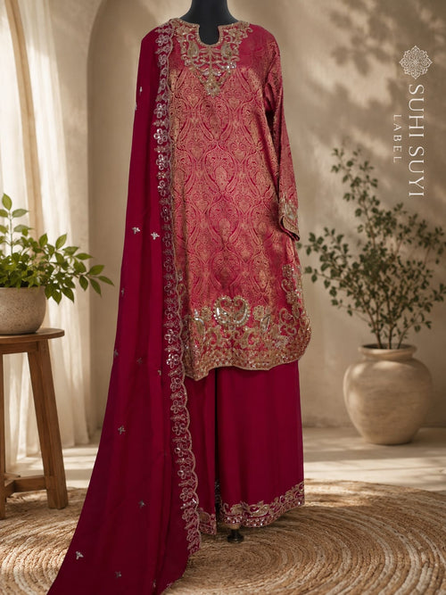 Pakistani suit